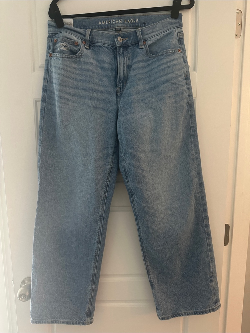 American Eagle Outfitters Women's Curvy High Rise Baggy Light Wash Straight Leg
